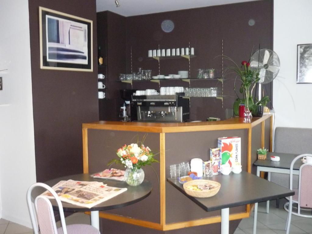 Hotel Entre 2 Mers Proche Bordeaux Carbon-Blanc Extérieur photo