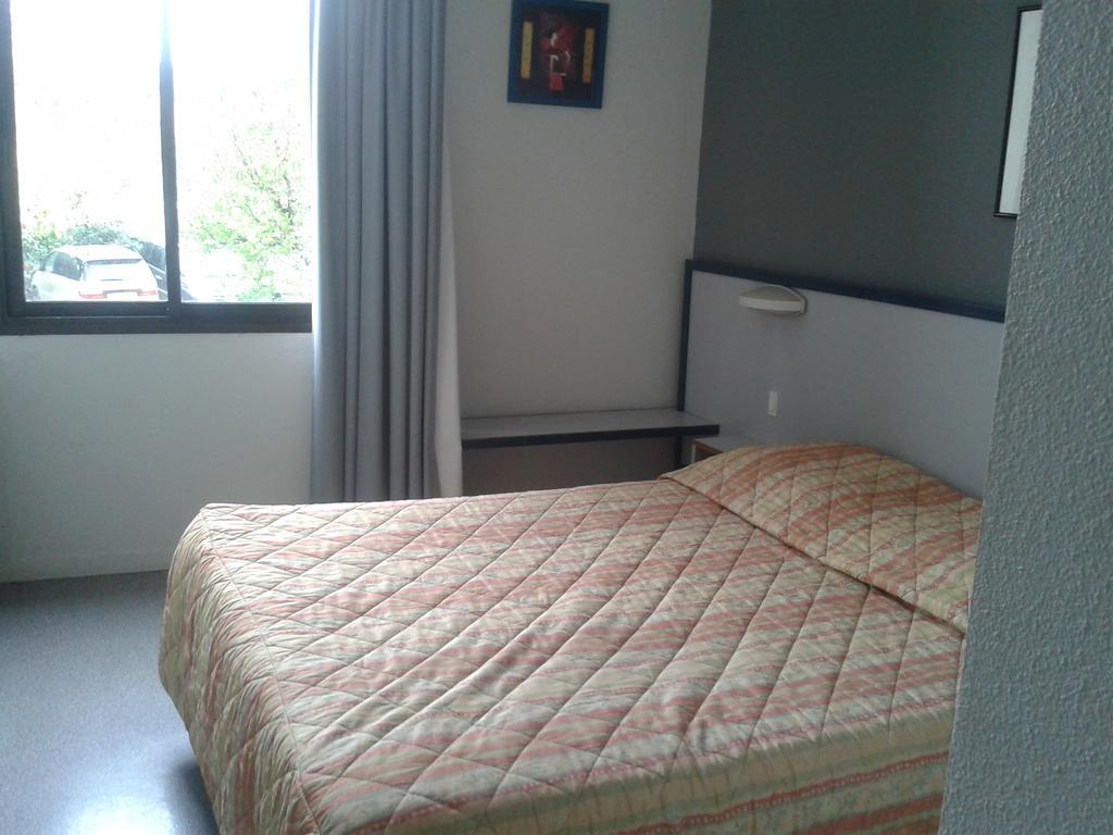 Hotel Entre 2 Mers Proche Bordeaux Carbon-Blanc Chambre photo