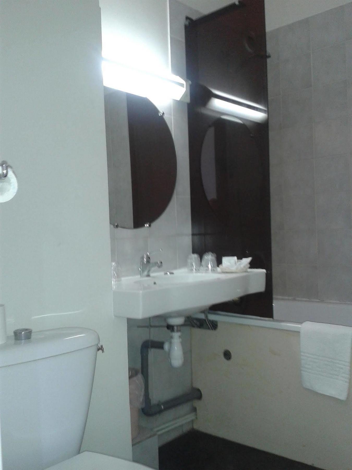 Hotel Entre 2 Mers Proche Bordeaux Carbon-Blanc Extérieur photo