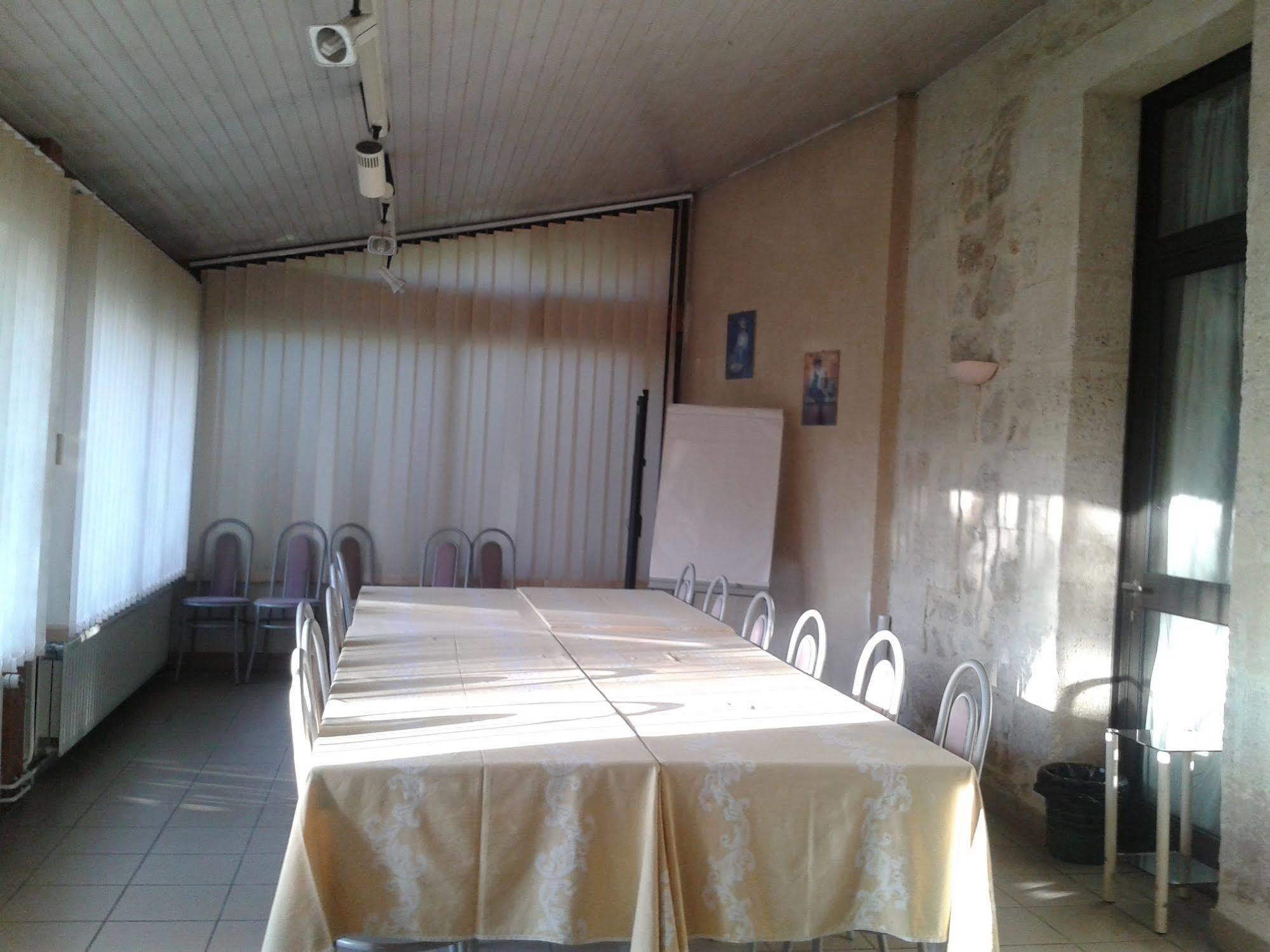 Hotel Entre 2 Mers Proche Bordeaux Carbon-Blanc Extérieur photo